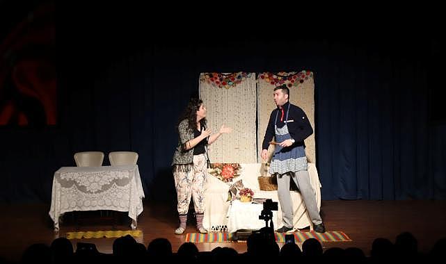 HAYROLA KARYOLA ADLI TİYATRO OYUNUNA BÜYÜK İLGİ