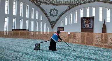 HENDEK'TE CAMİLER RAMAZAN AYINA HAZIRLANDI