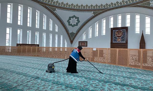 HENDEK'TE CAMİLER RAMAZAN AYINA HAZIRLANDI