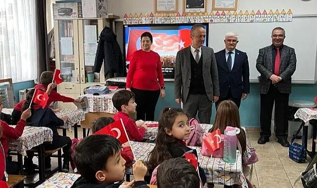 HENDEK'TE OKULLAR İSTİKLAL BAYRAKLA, İSTİKLAL MAARİFLE ŞİARIYLA BAŞLADI