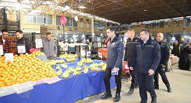 HENDEK ZABITA EKİPLERİNDEN KAPALI PAZAR YERİNDE KAPSAMLI DENETİM