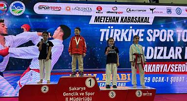 HENDEKLİ MADALYA AVCILARI SERDİVAN'DA GÖRÜNDÜ