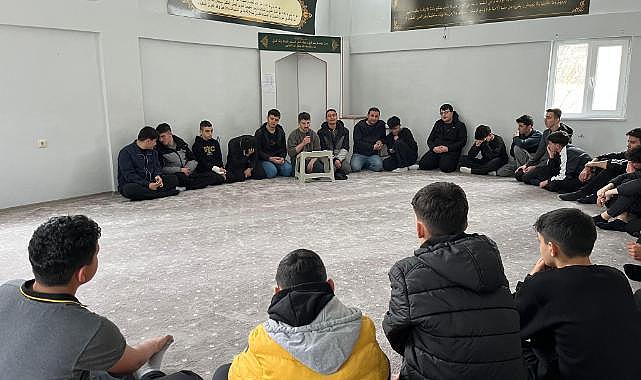 Kaynarca İmam Hatipte Merhum Öğrencileri İçin Hatim Programı