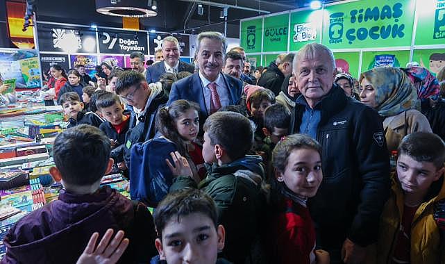 Sakarya'da Çocukların Ufkuna Işık Olacak Edebiyat Fuarı Başladı 