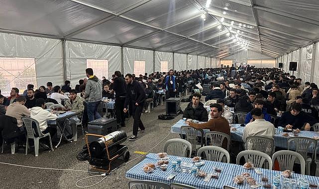 Sakarya’da farklı renk ve coğrafyadan binler aynı sofrada oruç açıyor