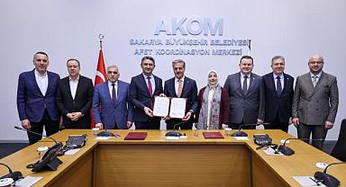 Sakarya Tarihi Projeyle Uluslararası Sporun Merkezi Olacak Mollaköy Kano Kürek Parkuru, Millet Bahçesi Ve Su Parkı İçin İmza Atıldı