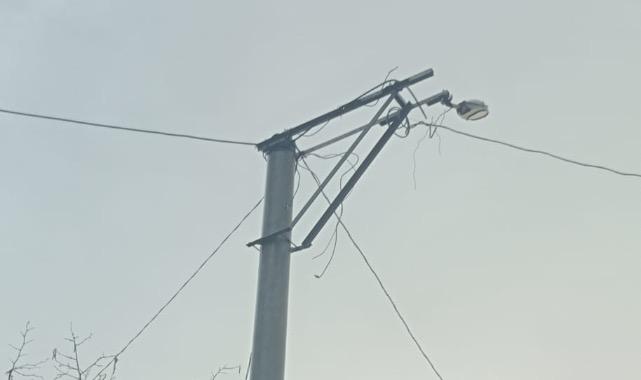 SOĞUK KIŞ GÜNÜNDE TURANLAR MAHALLESİNİN ELEKTRİĞİNİ KESTİLER