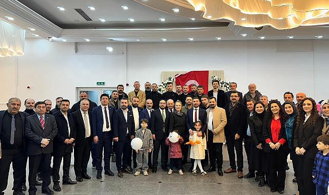 ANAHTAR PARTİ HENDEK'TE SALONA SIĞMADI.