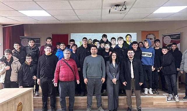 HENDEK’TE GENÇLERE OBEZİTE VE SAĞLIKLI BESLENME EĞİTİMİ VERİLDİ