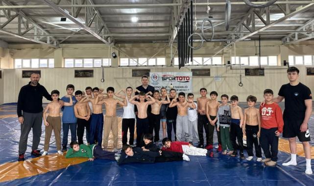 KAYMAKAM GÖKPINAR, GAZETECİLERDEN DESTEK İSTEDİ