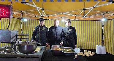 MERHUM EKREM GÜLER HOCANIN ANISINA KADİR GECESİNDE LOKMA DAĞITILDI