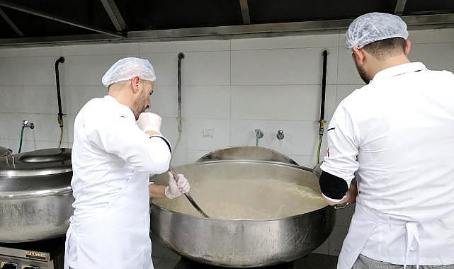 Ramazan'da 90 bin Kişilik İftar Yemeği Büyükşehir Kazanlarında Pişiyor