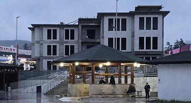 Rasimpaşa Camisi Derneğine, gökten çuvallarla para mı indi?