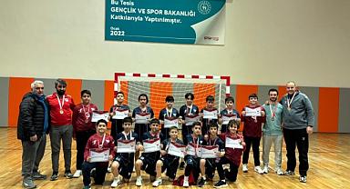 Şehit Mahmutbey Ortaokulu yarı finalde