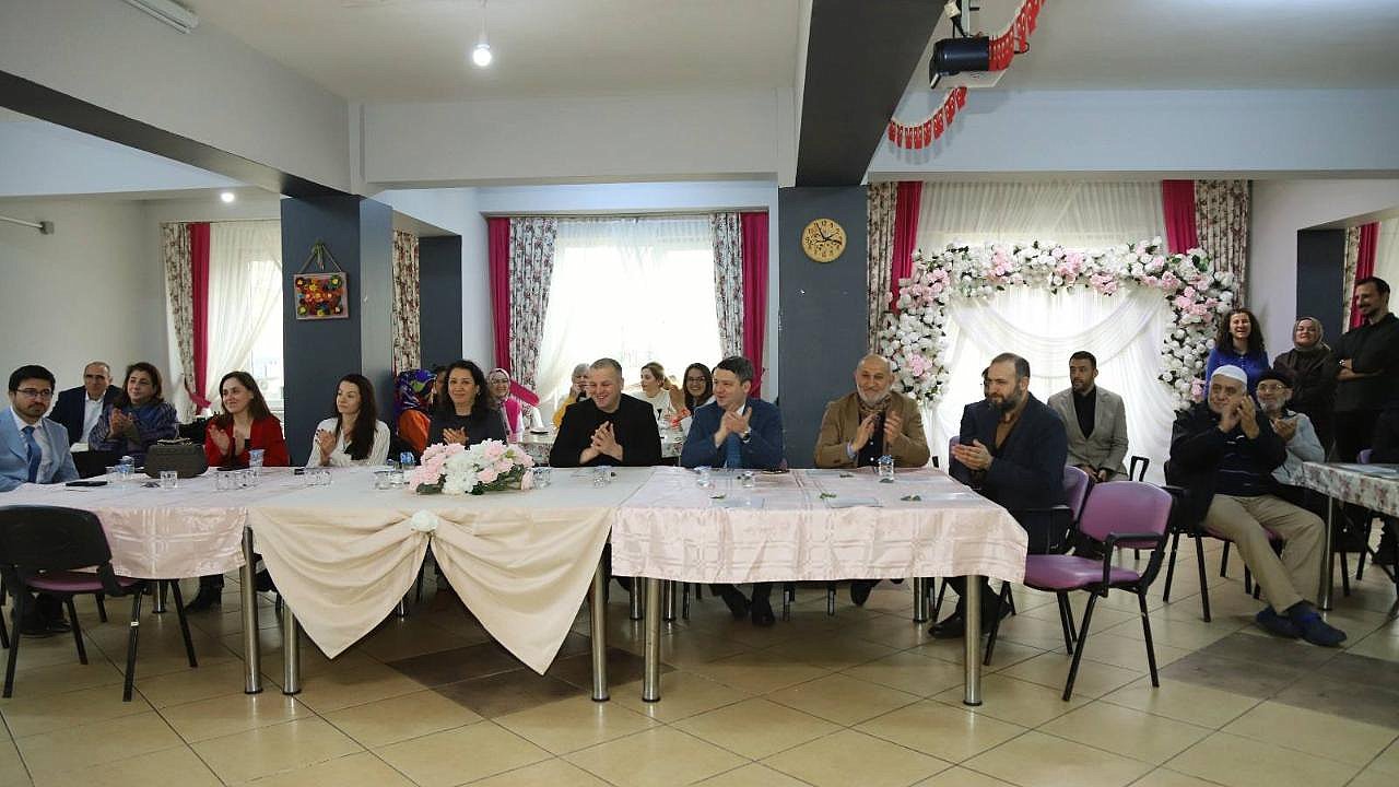 TARİHİMİZİ ANLATAN ÇINARLARA VEFA: HENDEK’TE ANLAMLI BULUŞMA