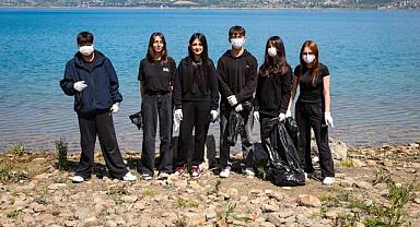 85 Torba Atık Göle Karışmadan Toplandı