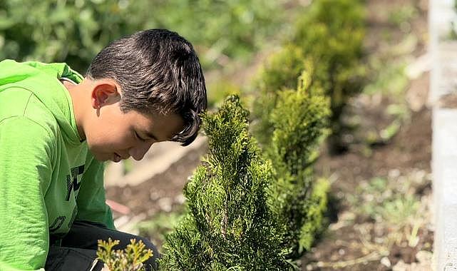 HACİMBEY MAHALLESİNDE ÇOCUKLARA AĞAÇ SEVGİSİ AŞILANIYOR