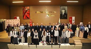 “İYİ İNSAN NASIL YETİŞİR?” KONULU KONFERANS YOĞUN KATILIMLA GERÇEKLEŞTİ