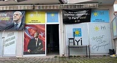 İYİ Parti’den Pankartlı Mesaj: “Apo Canisinin Teşekkür Edemediği O Parti Biziz”