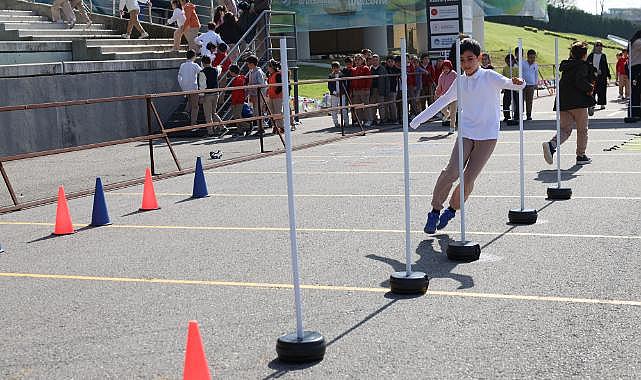 Minikler Ayçiçek Vadisi’nde Dolu Dolu Bir Gün Yaşadı