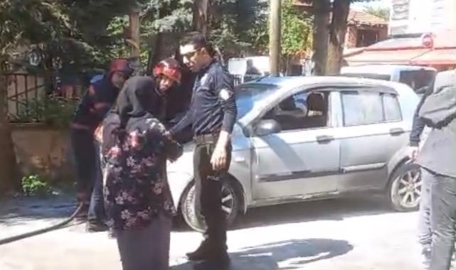 RASİMPAŞA MAHALLESİNDE ARAÇ YANGINI, İTFAİYE TARAFINDAN SÖNDÜRÜLDÜ