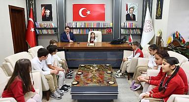 Sakarya’da 23 Nisan’a Özel Temsili Koltuk Devri