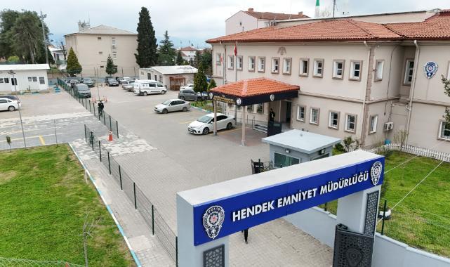 TEL ÖRGÜLERDEN HERKES RAHATSIZ OLDU, DERNEK BAŞKANI RAHATSIZ OLMADI