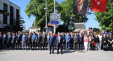 19 MAYIS’TA HENDEK’TE COŞKU DOLU KUTLAMA