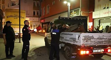 HENDEK BELEDİYESİ ZABITA EKİPLERİNDEN KALDIRIM İŞGALLERİNE SIKI DENETİM