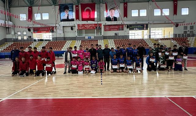 HENDEK OKULLAR ARASI FUTSAL TURNUVASI SONA ERDİ