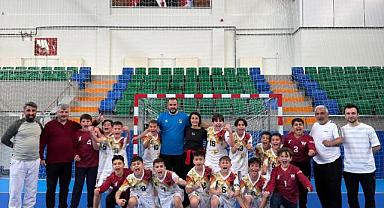 HENDEK ŞEHİT MAHMUTBEY ORTAOKULU YARI FİNALDE