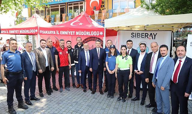 HENDEK’TE ÇOCUK VE GENÇLİK ŞENLİĞİ YOĞUN KATILIMLA GERÇEKLEŞTİ