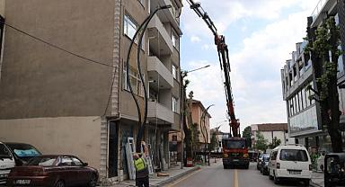 HENDEK’TE REMZİ EFENDİ CADDESİ MODERN AYDINLATMAYA KAVUŞUYOR