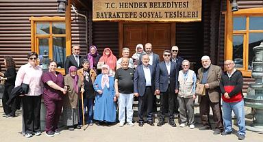 HUZUREVİ SAKİNLERİNE ANNELER GÜNÜ KAHVALTISI