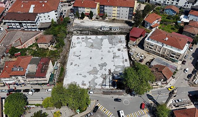 Sapanca’nın Yeni Meydanı Hızla Şekilleniyor