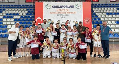 ŞEHİT MAHMUTBEY ORTAOKULU TÜRKİYE ÜÇÜNCÜSÜ OLDU