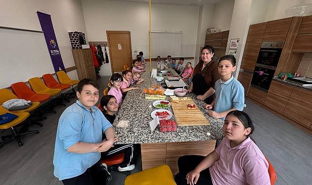 55 okuldan 3 bin öğrenci SGM atölyelerinde buluştu