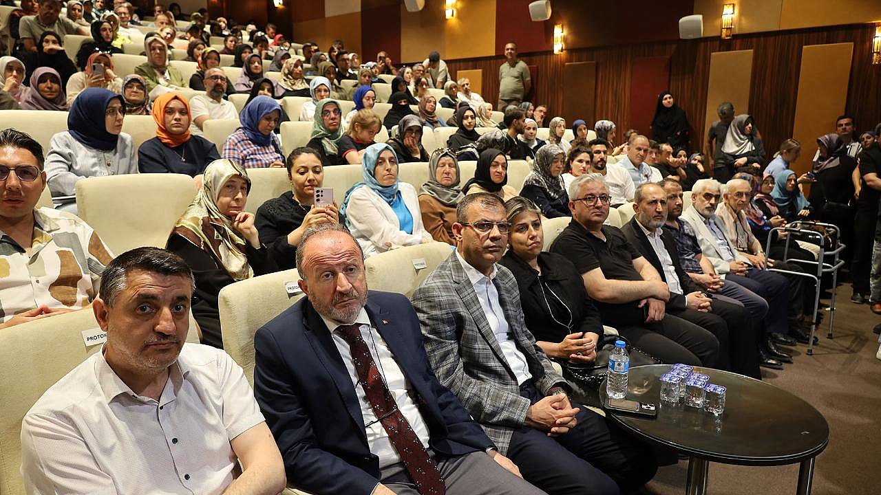 AKM’de Dolu Salonda Konuşan Prof. Dr. Tarhan: “Empati Ve Anlayış Büyük Önem Taşıyor”