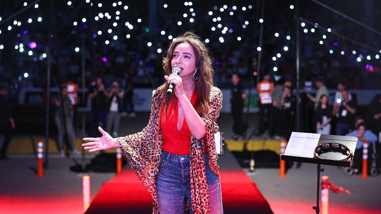 Avrupa Şampiyonası coşkusu Öykü Gürman konseriyle taçlandı