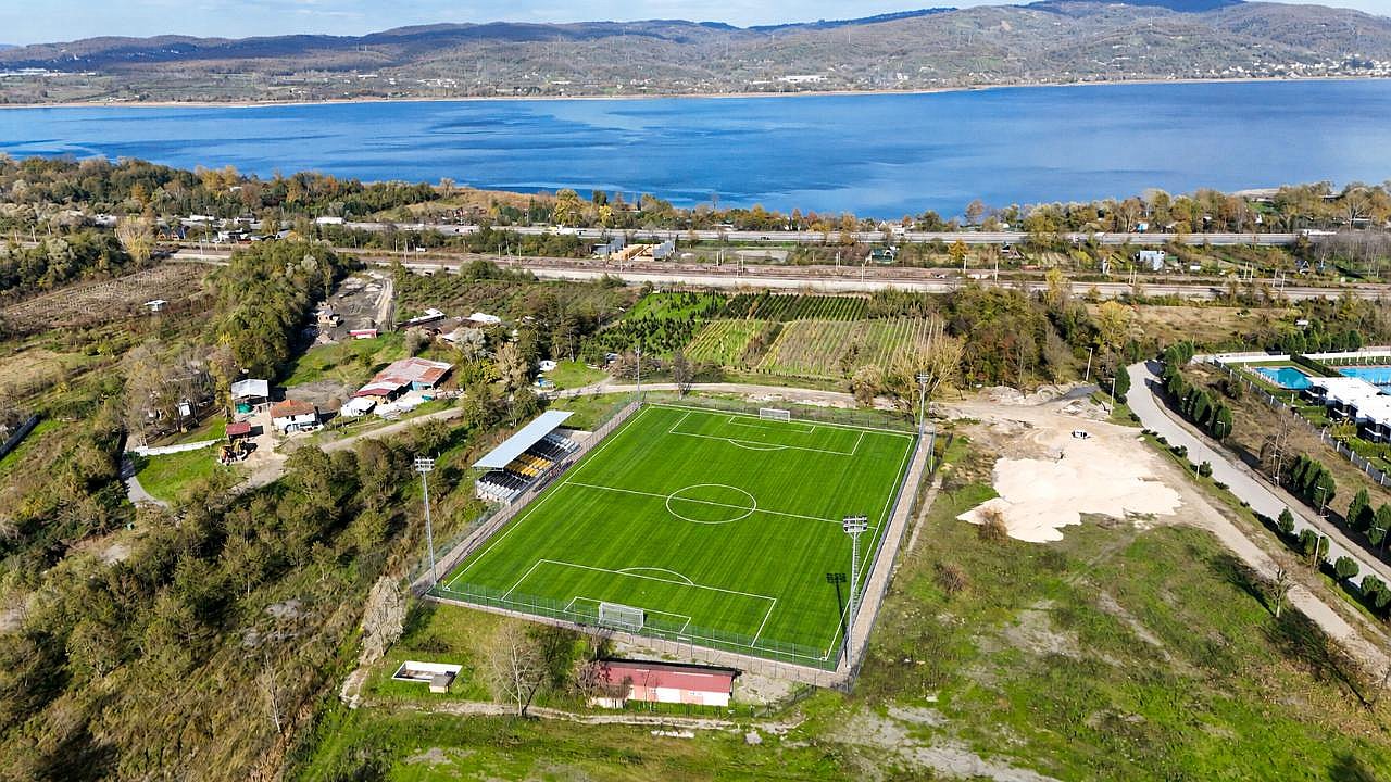 Başkan Alemdar: Kurtköy’e FIFA standartlarında futbol sahası inşa edilecek