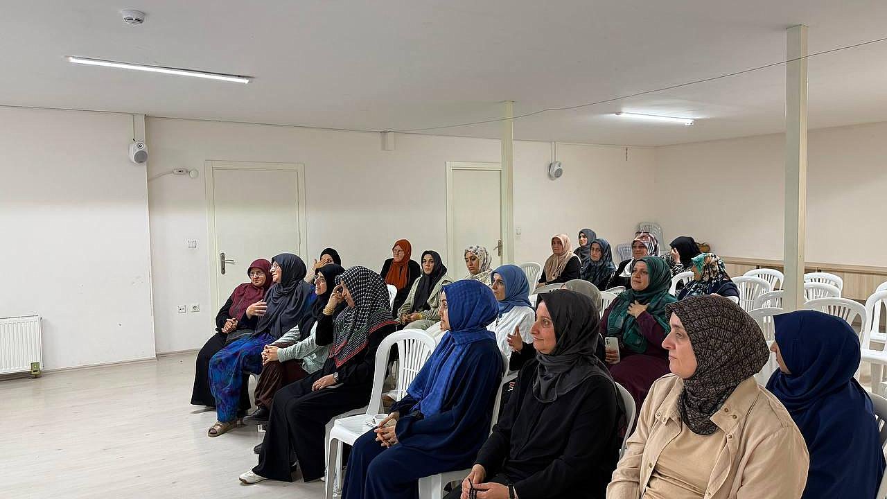 Büyükşehir’den Akyazı’da Kadınlara Rehberlik Eden Buluşma