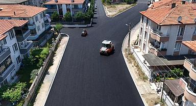 Büyükşehir Karasu’da Sahil Trafiğini Rahatlatacak Caddede Asfalt Çalışmalarına Başladı