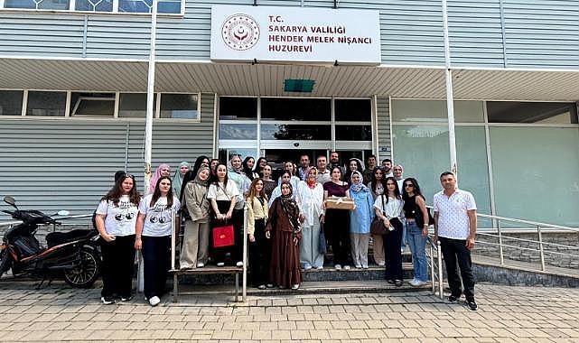 Ferizli MYO İşletme Yönetimi Programı Öğrencilerinden Anlamlı Huzurevi Ziyareti