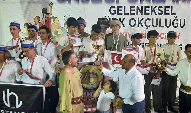 Hendek Anadolu İmam Hatip Lisesi Geleneksel Türk Okçuluğunda Türkiye Şampiyonu Oldu