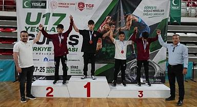 HENDEK OLİMPİK SPOR KULÜBÜ GREKOROMEN GÜREŞTE TÜRKİYE ŞAMPİYONU