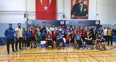 HENDEK OLİMPİK SPOR KULÜBÜ PARA MASA TENİSİNDE ANKARA'DAN ŞAMPİYONLARLA DÖNDÜ 