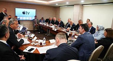  Sakarya'nın dev projeleri Sapanca'da Bakan Kurum'la masaya yatırıldı