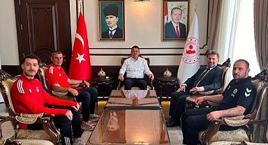 ŞAMPİYON TEMİZEL'DEN KAYMAKAM GÖKPINAR'A ZİYARET