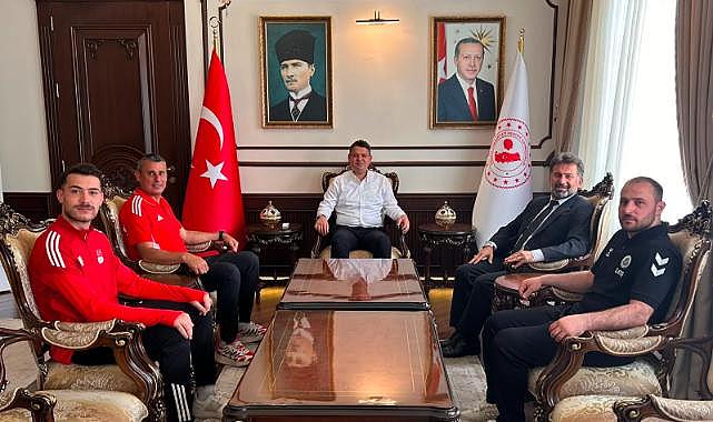 ŞAMPİYON TEMİZEL'DEN KAYMAKAM GÖKPINAR'A ZİYARET