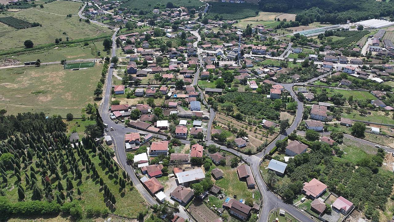 Söğütlü’nün 6 kilometrelik hattında doğalgaz, içme suyu ve güçlü ulaşım ağı